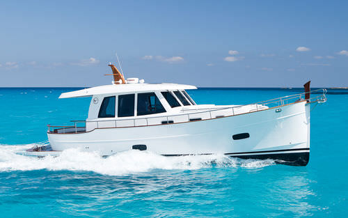 舷内快艇 - MENORQUÍN 42 HT  - Sasga Yachts - 柴油 / 封闭式驾驶舱 / 2舱