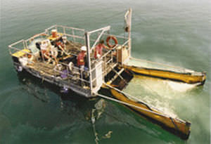 V形油撇取器 - HARBOR  - Kepner Plastics Fabricators - 带撇取臂 / 船舶