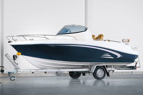 舷外敞开艇 - QX615 - Marine Times Newspaper - 中央控制台 / 最多容纳 8 人 / 带驾驶室