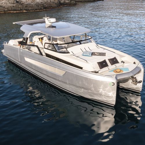 双体快艇 - YOT 36 - YOT POWER CATAMARANS - 舷外 / 汽油 / 双引擎