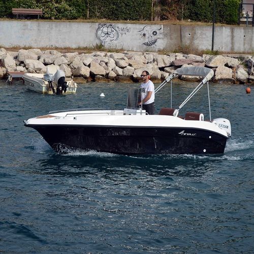 舷外敞开艇 - NIREUS Ω53 PLEASURE - LGK MARINE - 中央控制台 / 休闲 / 最多容纳 8 人