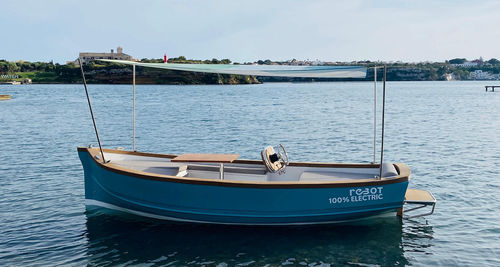 舷内敞舱船 - reBot 5 - reBot Yachts S.L. - 电动 / 开放式 / 最多容纳 5 人