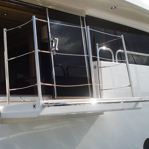 游艇船艏栏杆 - PHOENIX MARINE SOLUTIONS