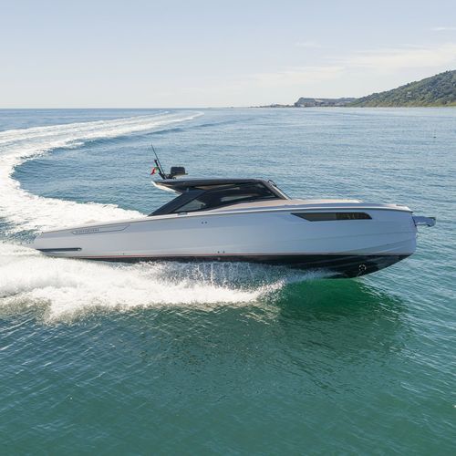 舷内快艇 - 42 - Cantiere Navale di SANTASEVERA srl - 舷外 / 硬顶 / 尾机驱动
