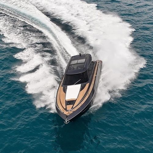 舷内快艇 - Power 44 - Focus Motor Yachts - 双引擎 / 硬顶 / 巡游
