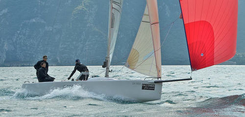 Daysailer帆船 - 850 - Esse Boats - 运动龙骨船 / 1舱 / 碳纤