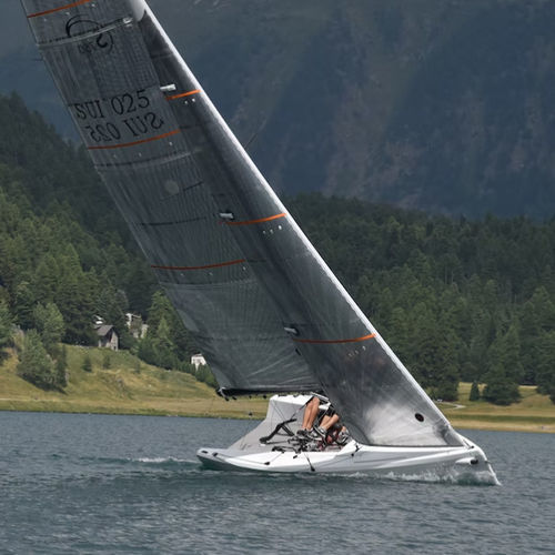 日间游览帆船 - 750 - Esse Boats - 运动龙骨船 / 帆船比赛 / 碳纤