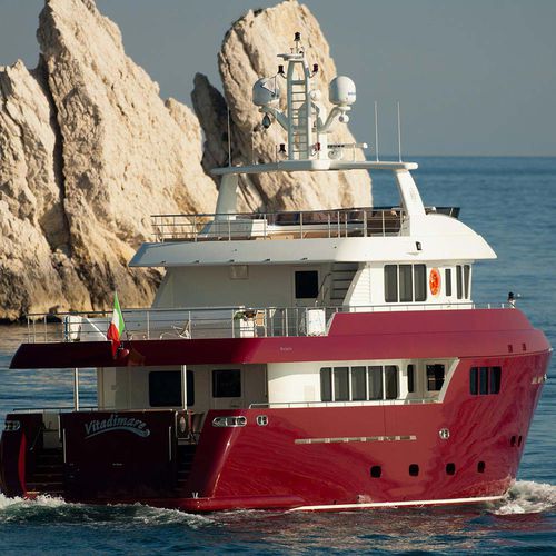 巡游机动游艇 - VITADIMARE  - Cantiere Delle Marche - 飞桥