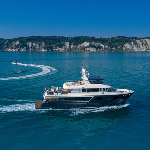 巡游超级游艇 - DARWIN CLASS - Cantiere Delle Marche - 舵手室 / 5舱 / 4舱