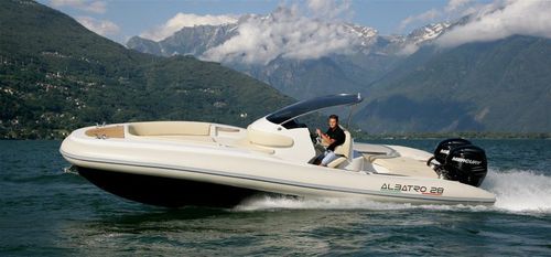 舷外充气艇 - 28 - Albatro International Srl - 双引擎 / 半硬式 / 中央控制台