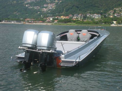 舷外小快艇 - 32 Race - Albatro International Srl - 双引擎 / 运动