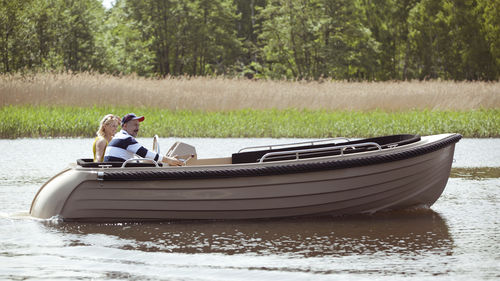 舷内小快艇 - Admiral 570 Lifestyle - Admiral Boats S.A. - 电动 / 双控制台 / 最多容纳 6 人