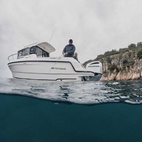 舷外休闲钓鱼船 - 700 Pilothouse - Parker Poland - 舵手室 / 最多容纳 8 人 / 最多容纳 5 人
