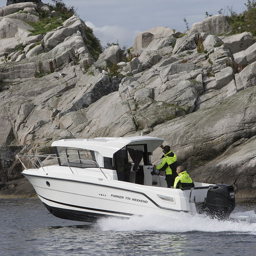 舷外舱房游艇 - 770 Weekend - Parker Poland - 舵手室 / 钓鱼运动 / 最多容纳 7 人