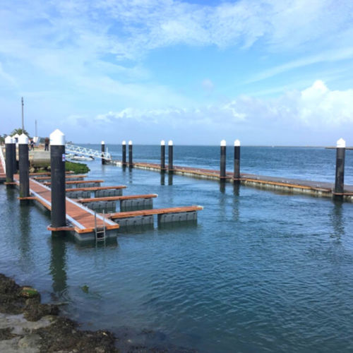 钢抱桩器 - Lindley Marinas - 浮桥