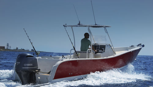 铝制敞开艇 - 25 Fisherman - NAUTICA CANCELLI CESARE - 舷外 / 中央控制台 / 钓鱼运动
