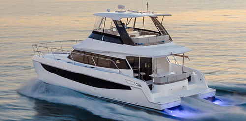 双体快艇 - 42  - AQUILA POWER CATAMARANS - 舷内 / 双引擎 / 飞桥