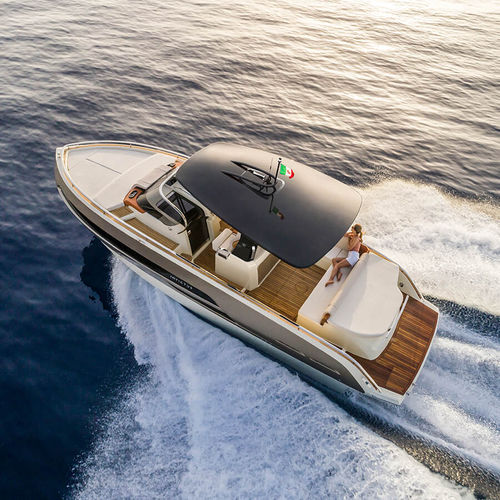舷内快艇 - GT320 - Invictus Yacht - 开放式 / 中央控制台 / 最多容纳 12 人