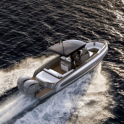 舷外敞开艇 - TT280S - Invictus Yacht - 双引擎 / 中央控制台 / 巡游