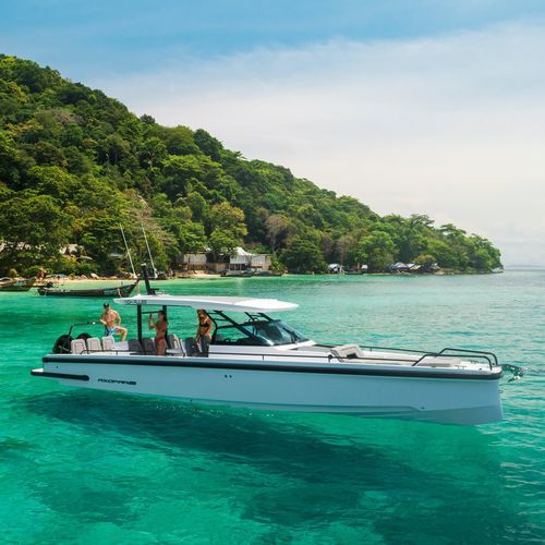 舷外敞开艇 - 37 Sun Top - Axopar Boats Oy - 双引擎 / 软顶 / 中央控制台