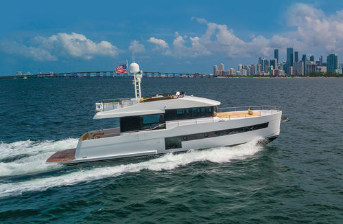 巡游机动游艇 - 620 - Sundeck Yachts AG - 飞桥 / 3舱 / 4舱