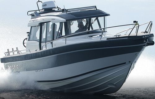 舷内舱房游艇 - COMMUTER 25 - ARCTIC Boats - 双引擎 / 硬顶 / 钓鱼