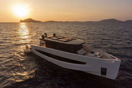 巡游机动游艇 - V8 - Evo Yachts - 硬顶 / IPS POD / 4舱
