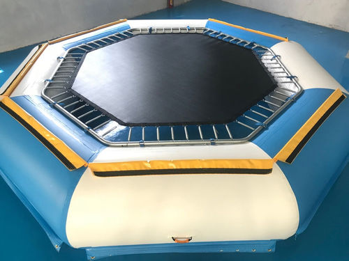 蹦床水上玩具 - Hydrofun LTD - 用于水上乐园 / 充气式