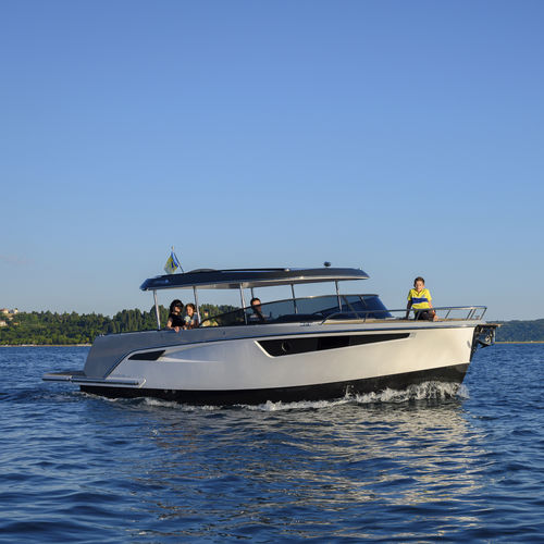 舷内敞开艇 - 28  - ALFASTREET YACHTS - 电动 / 侧边控制台 / 硬顶