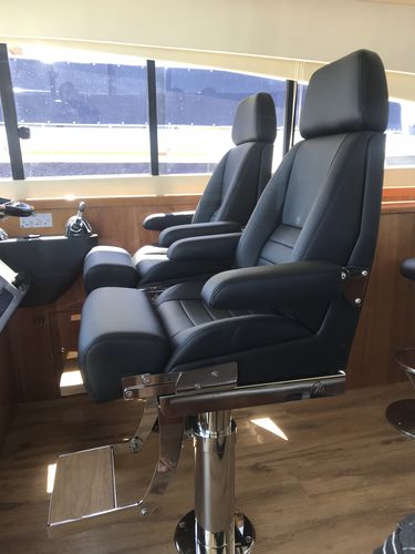船用座椅 - SIENA HELM III - M Melfi Designs Pty Ltd - 用于游艇 / 带扶手 / 高椅背