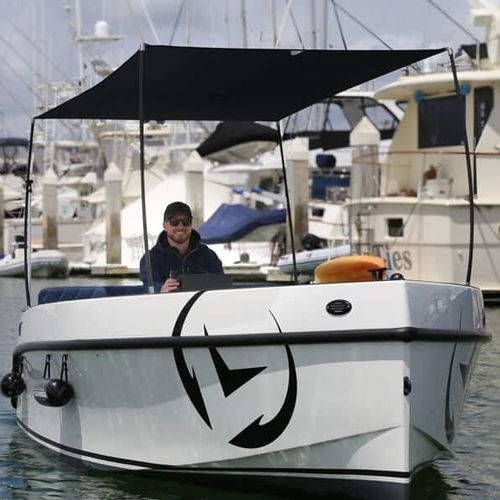 电动敞开艇 - VOLT 180 - Vision Marine Technologies - 舷外 / 中央控制台 / 休闲