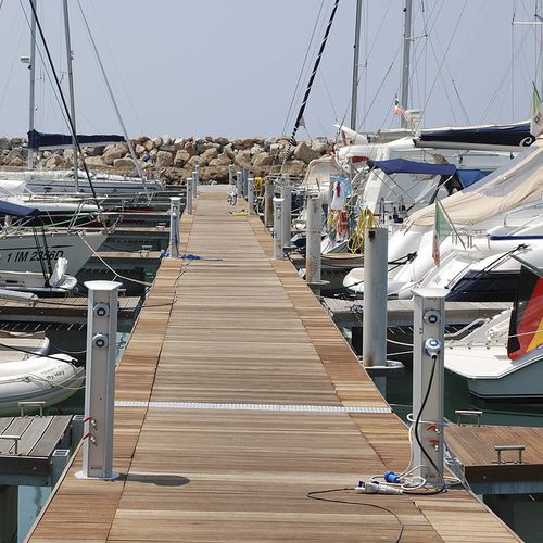 浮桥 - PONTILE GALLEGGIANTE - Nuova Metalmeccanica srl - marine division - 可调节 / 系泊 / 用于海港
