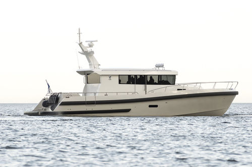 舷内快艇 - BY50  - Brizo Yachts - 硬顶 / 封闭式驾驶舱 / 带驾驶室