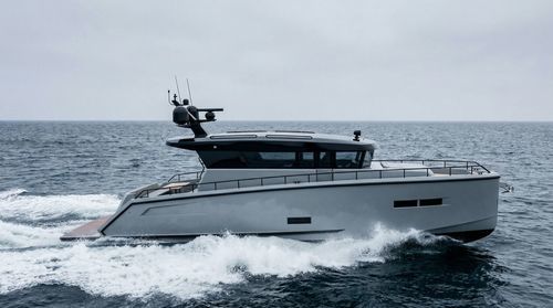 舷内快艇 - BY34 - Brizo Yachts - 双引擎 / 硬顶 / 巡游