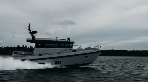 舷内快艇 - BY42 CLASSIC - Brizo Yachts - 双引擎 / 硬顶 / 近海