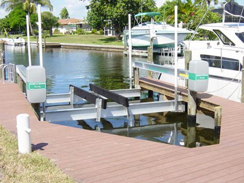 船用升降机 - Alumavator - IMM Quality Boat Lifts, Inc. - 安装在浮桥码头上 / 铝制