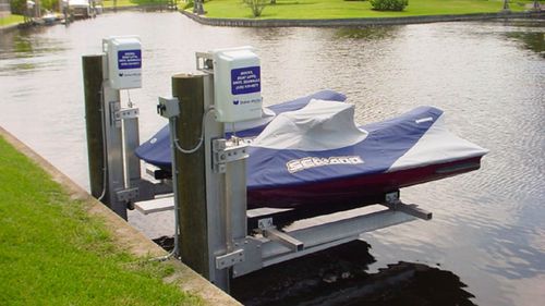 水上摩托车提升机 - 4500 DUAL PWC  - IMM Quality Boat Lifts, Inc.