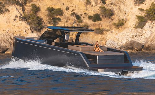 巡游机动游艇 - Pardo 50 - Pardo Yachts - 开放式 / 中央控制台 / IPS POD