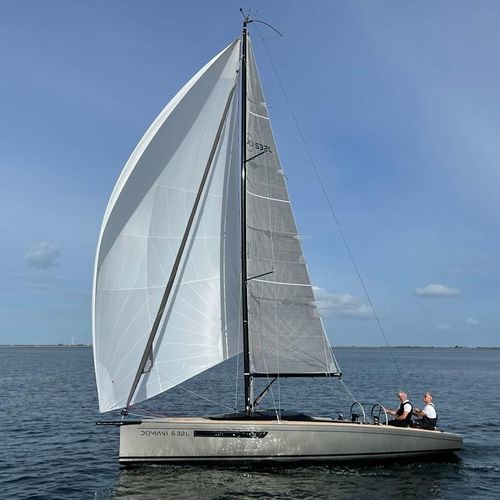 日间游览帆船 - S32 Lounge - DOMANI YACHTS - 1舱 / 3铺位 / 玻璃纤维