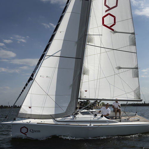 日间游览帆船 - S30 Club - DOMANI YACHTS - 1舱 / 4铺位 / 玻璃纤维