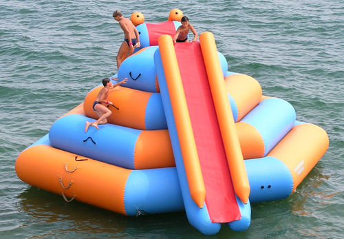 金字塔形水上玩具 - Vector Inflatables - 用于水上乐园 / 充气式 / 漂浮